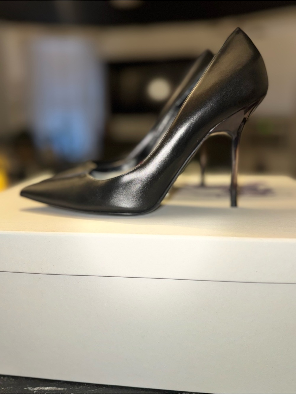 Burberry Black Pointed-Toe Stiletto Pumps-EXCELLENT CONDITION